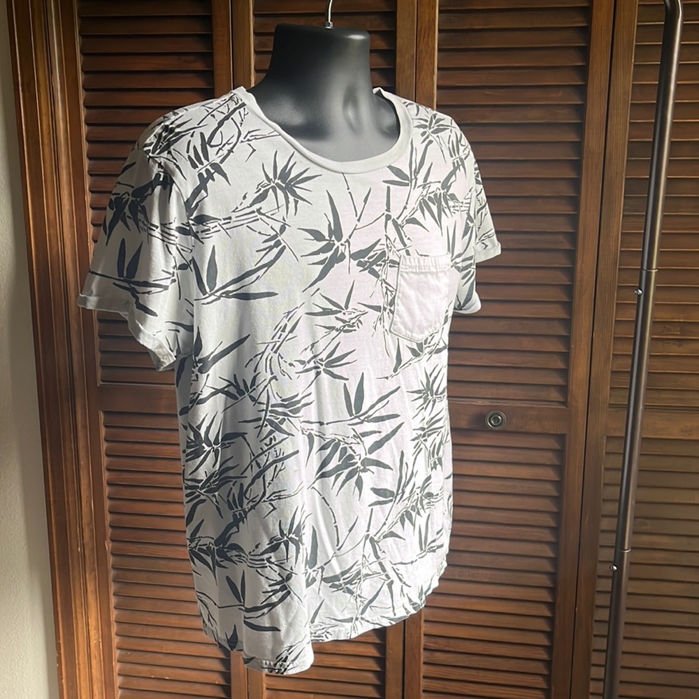 H&M Divided Black and White Pocket T-Shirt Large